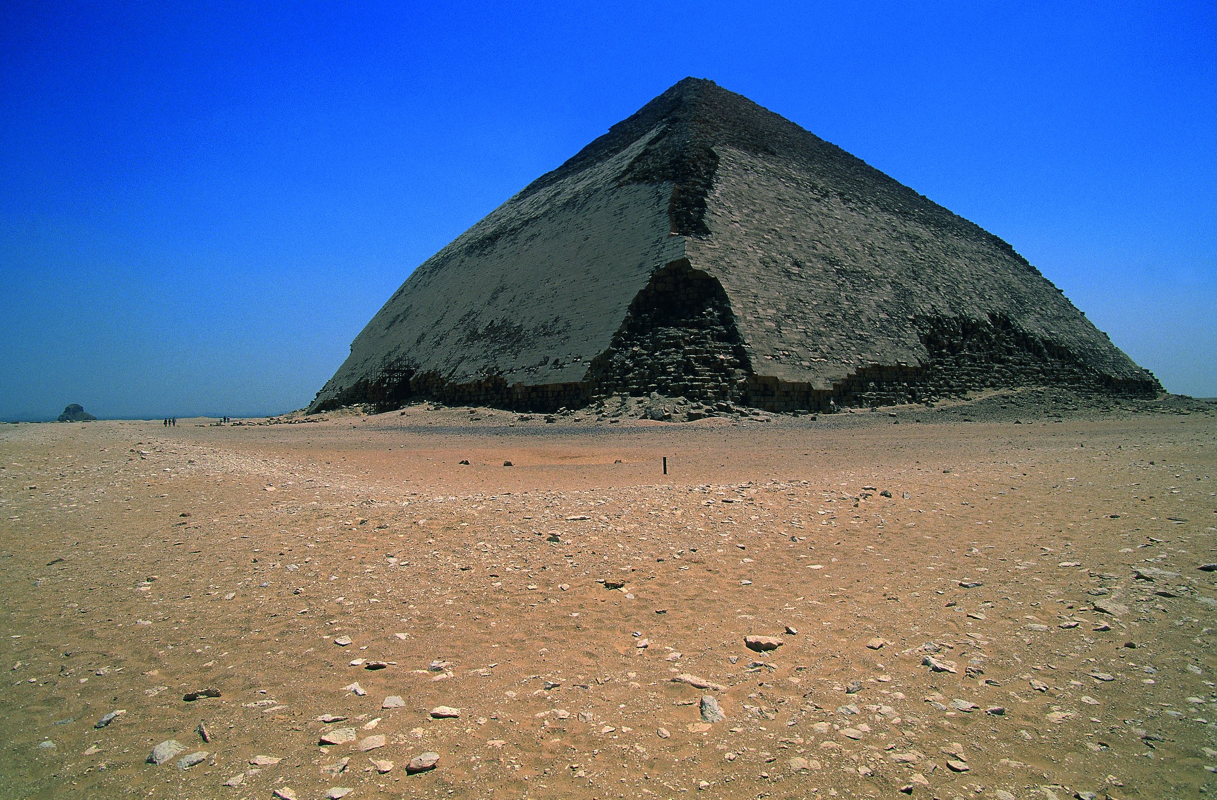 Dahchour : la pyramide rhomboïdale de Snéfrou