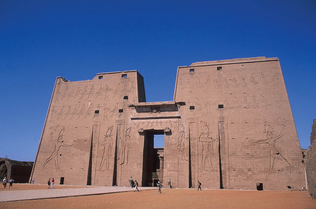 Grand pylône du temple d’Horus à Edfou