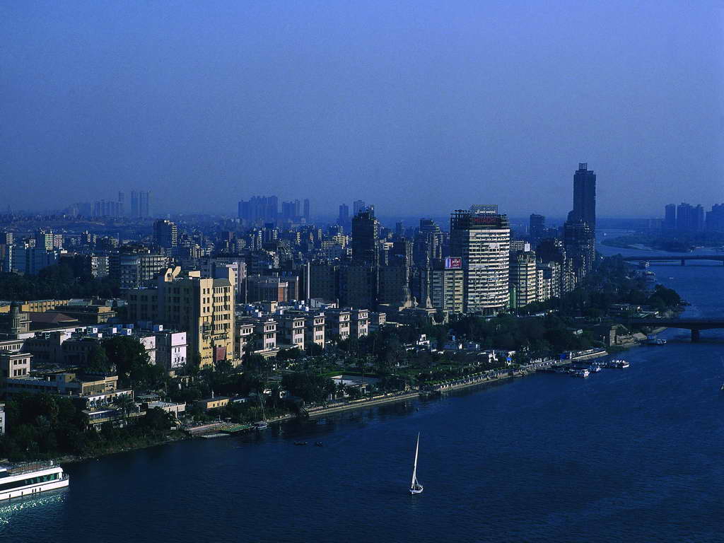 Le Nil traversant Le Caire et ses quartiers