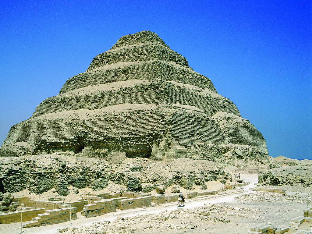 Pyramide à degrés de Djéser à Saqqara