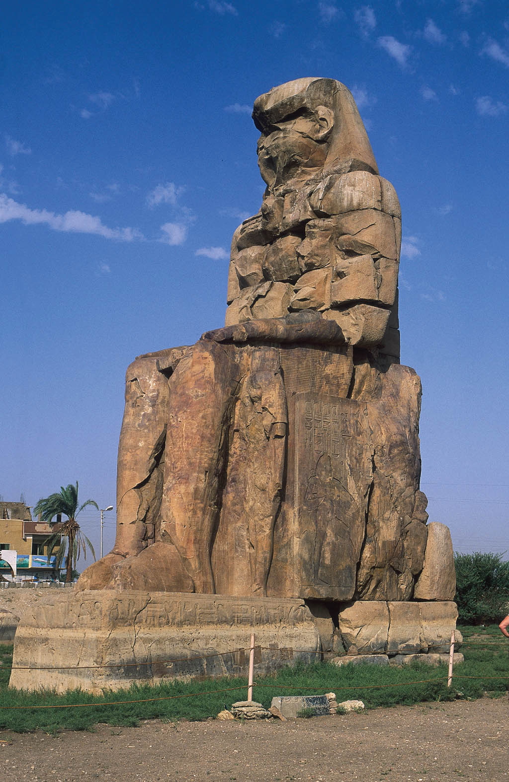 Colosse de Memnon sur la rive occidentale de Thèbes